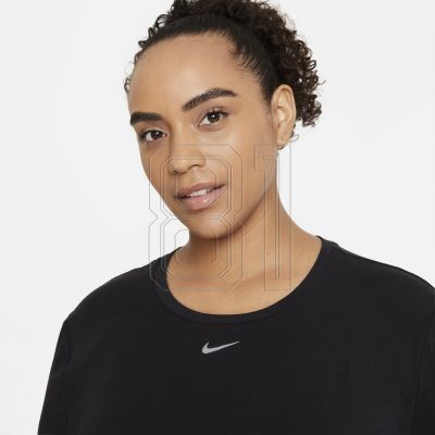 9. Nike Dri-FIT One Luxe T-shirt W DD0618-010