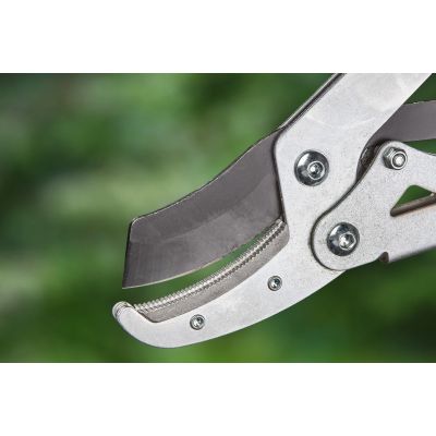3. Verto 15G259 Anvil Garden Shears Green, Gray, Red