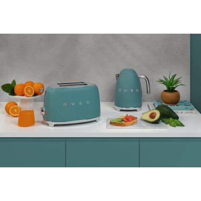 14. Smeg Wasserkocher 50s Style Emerald Green Kettle