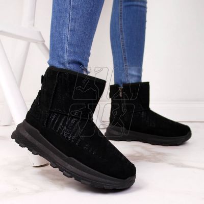 2. NEWS W EVE311A black suede snow boots