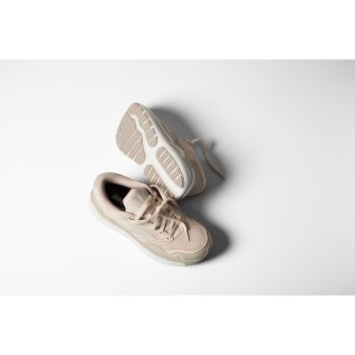 8. Women's Ghost Max SE running shoes for asphalt beige