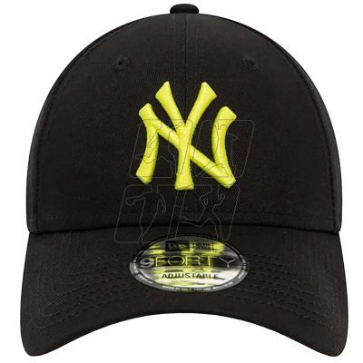 2. New Era League Essentials 940 New York Yankees Cap 60435203