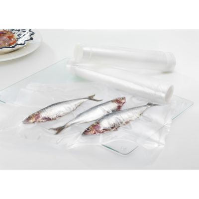 4. FoodSaver FSR2802-I Vacuum Food Storage Rolls (2 rolls; 28 cm x 5.5 m)
