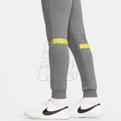 5. Nike Liverpool FC M DB7876 088 pants