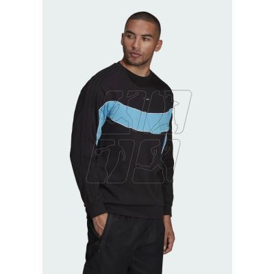 4. adidas Originals Q2 Crew M HC9491 sweatshirt