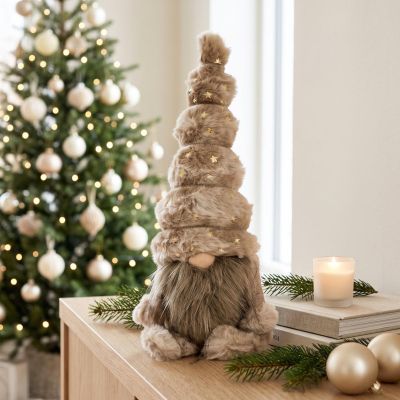 6. DECORATIVE CHRISTMAS GNOME 26 CM MICA – LIGHT BROWN