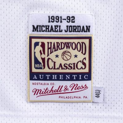 3. Mitchell & Ness Authentic Michael Jordan Chicago Bulls 1991-92 Game Jersey - AJY4LG19006-CBUWHIT91MJO