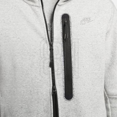 13. Nike Sportswear Tech Fleece M DD4688-010 sweatshirt