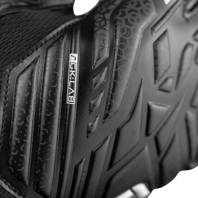 6. Reusch Attrakt Resist 5570615 7700 Goalkeeper Gloves