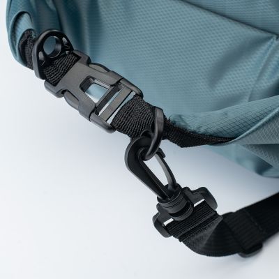 6. Hi-Tec Drypouch 30 92800597801