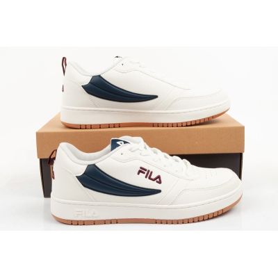 8. Fila men's sports shoes Rega sneakers fashionable white comfortable