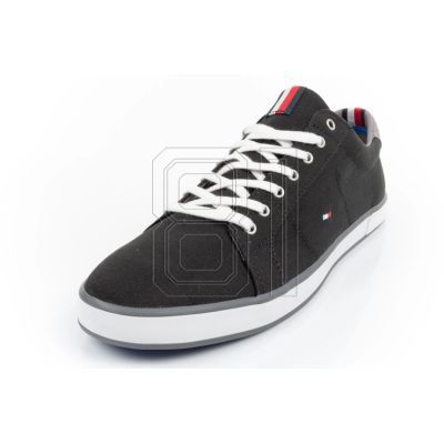 19. Tommy Hilfiger sneakers M FM0FM00596990