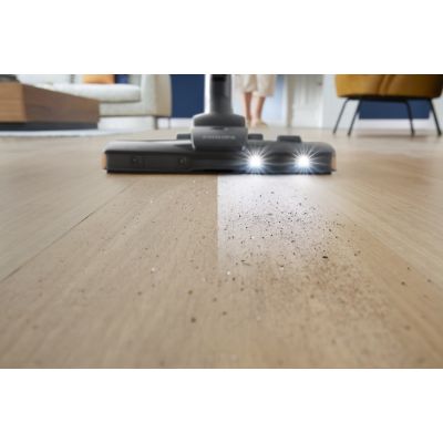40. PHILIPS Series 6000 XD6142/12 Vacuum Cleaner