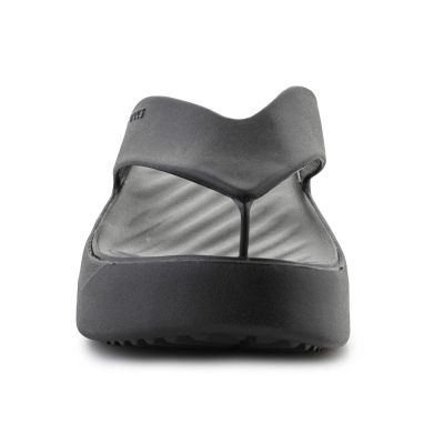 3. Crocs Getaway Platform Flip Black W 209410-001