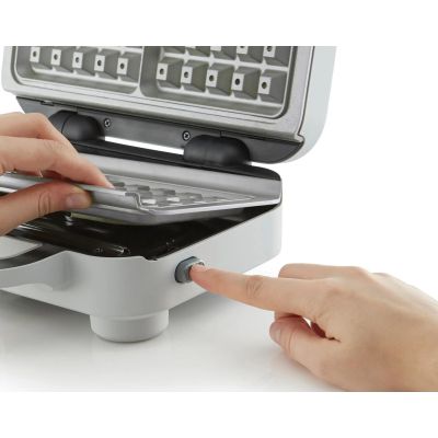 16. Breville DuraCeramic VST072X waffle maker (850W)
