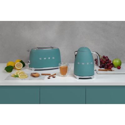 11. Smeg Wasserkocher 50s Style Emerald Green Kettle