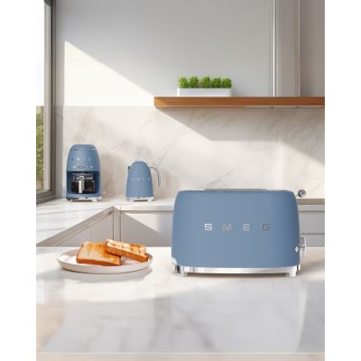12. SMEG TSF01SBMEU Toaster
