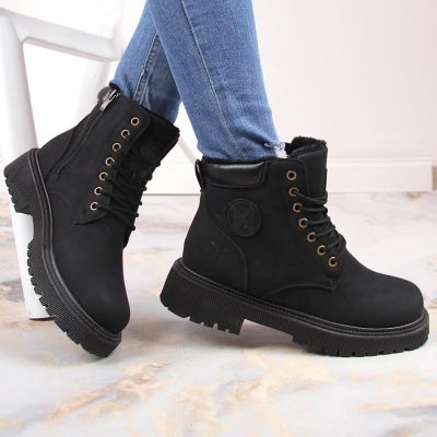 8. NEWS W EVE364A black insulated hiking boots with zipper