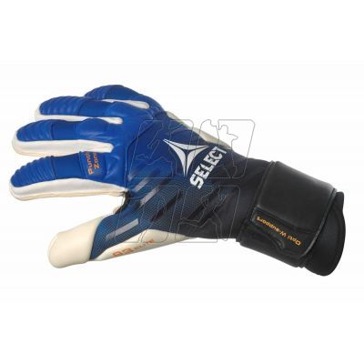 2. Select 93 Elite T26-18252 goalkeeper gloves