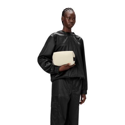 2. Rains Wash Bag Small W3 15580 26 Dune