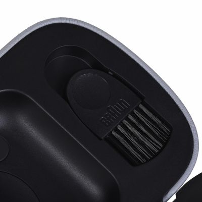 12. Braun 9575cc Shaver