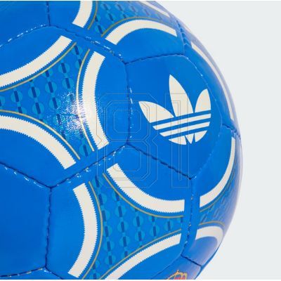 2. Adidas Ral Madrid Club JN7359 Ball