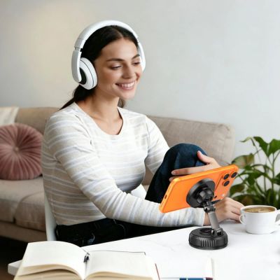 7. Tech-Protect V8 Magnetic MagSafe 25W Car Charger - Black