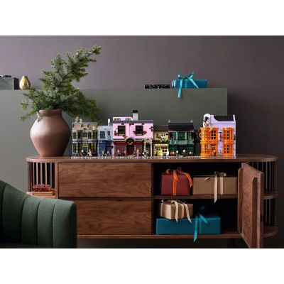 17. LEGO Harry Potter 75978 Diagon Alley