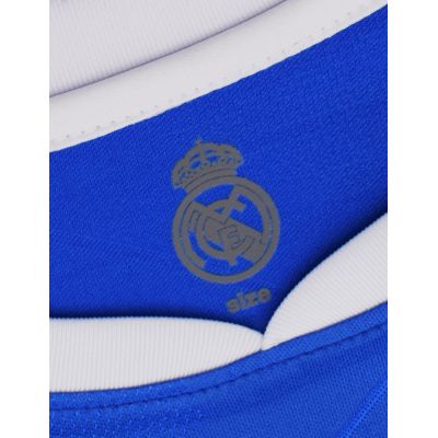 6. Real Madrid Vinicius set shirt shorts junior box RM25B3V