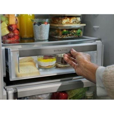 12. ELECTROLUX ERD6DE18S1 refrigerator
