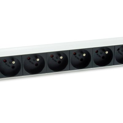 3. Equip 333313 PDU 8-way power distribution unit 1U Black, Silver