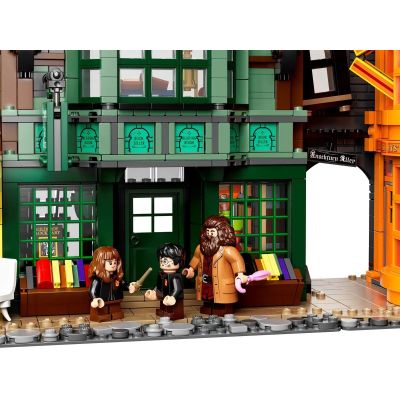 10. LEGO Harry Potter 75978 Diagon Alley