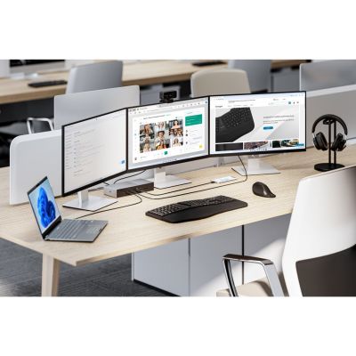 17. Kensington SD5000T5 EQ Thunderbolt 5 Docking Station with Triple 4K and PD 140W - Windows/macOS
