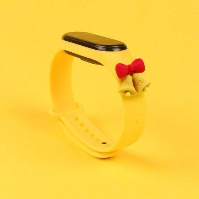 2. Strap Xmas for Xiaomi Mi Band 5 / 6 Christmas Silicone Bracelet Strap with Bells - Yellow