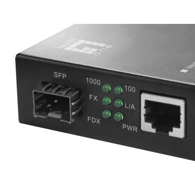 6. LevelOne GB Converter RJ45->SFP 1Gbps PoE PSE 30W