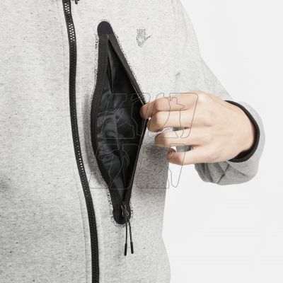 7. Nike Sportswear Tech Fleece M DD4688-010 sweatshirt