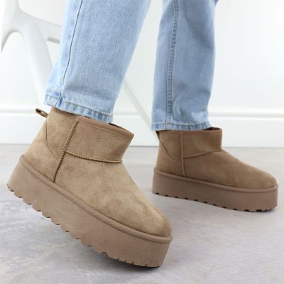 6. Women's beige suede snow boots Potocki 16322