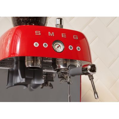 25. Smeg EGF03RDEU coffee machine Manual espresso machine 2.4 l
