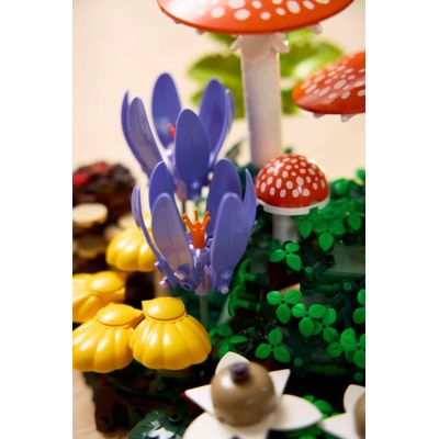 12. LEGO Botanical Collection 11505 - Wild Mushrooms