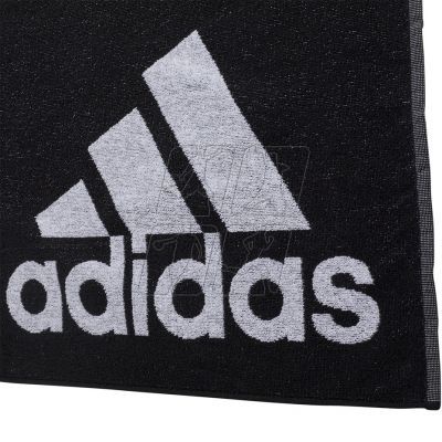 2. Towel adidas Towel S DH2860