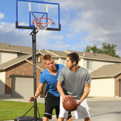 23. Lifetime New York 90000 Basketball Stand