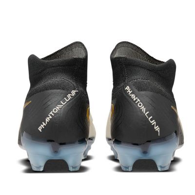 9. Nike Phantom Luna II Elite M FJ2572-100 football boots