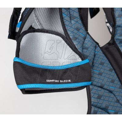 8. Bauer X Intermediate M 1058537 hockey shoulder pads