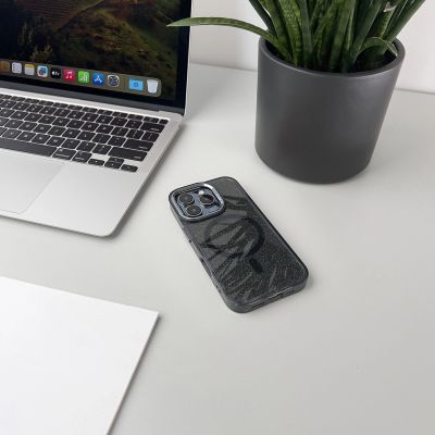 5. Glitter Case with MagSafe for iPhone 16e / 17e - Black