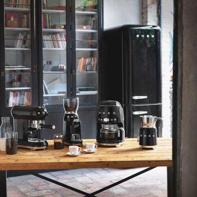 27. SMEG DCF02BLEU drip coffee maker