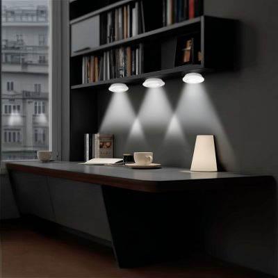 20. MACLEAN 6X WIRELESS BATTERY-OPERATED LED LAMP WITH REMOTE CONTROL MCE165