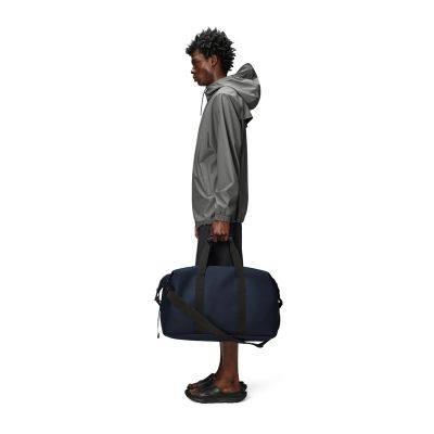 4. Rains travel bag 27x52x26 cm 37 L RAINS HILO WEEKEND BAG W3 14200 47 NAVY
