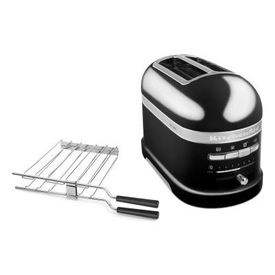 4. KitchenAid 5KMT2204EOB Toaster
