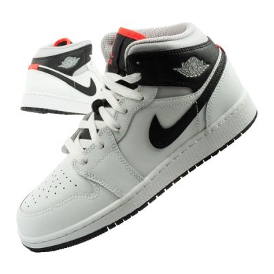 Nike Air Jordan 1 women's high-top sports shoes fashionable sneakers white black