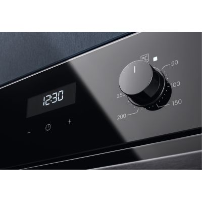 7. ELECTROLUX EOF5C50BZ Oven